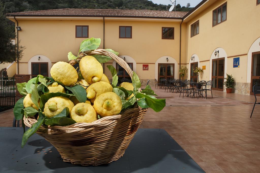 Agriturismo Villa Orchidea Ali Terme Eksteriør billede